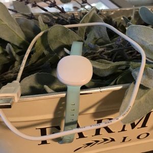 Ava 2.0 Bracelet with charging cord